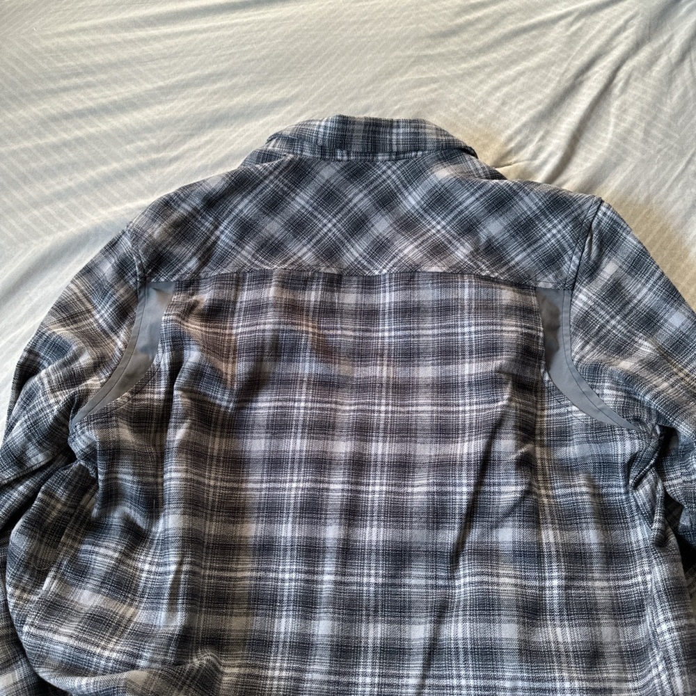 Under Armour Men's flannel - Picture 4 of 4